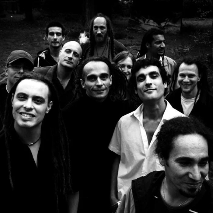 SINSÉMILIA : LE GROUPE REGGAE FRENCH QUI A MARQUÉ LES ANNÉES 2000