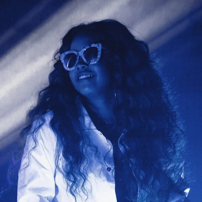 H.E.R. : LA REINE DU R&B MODERNE, BIOGRAPHIE ET CARRIÈRE