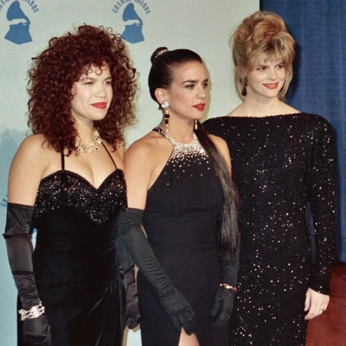 EXPOSÉ : LE TRIO DANCE-POP DES ANNÉES 80 QUI A MARQUÉ LES ESPRITS