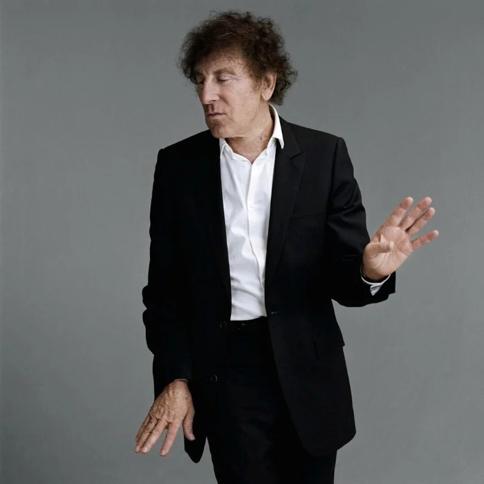 ALAIN SOUCHON : LE POÈTE TENDRE DE LA CHANSON FRANÇAISE
