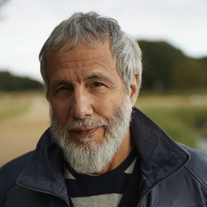 YUSUF ISLAM : DE CAT STEVENS À LA QUÊTE SPIRITUELLE