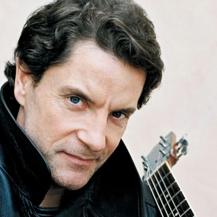 FRANCIS CABREL : LA VOIX DOUCE DE LA CHANSON FRANÇAISE