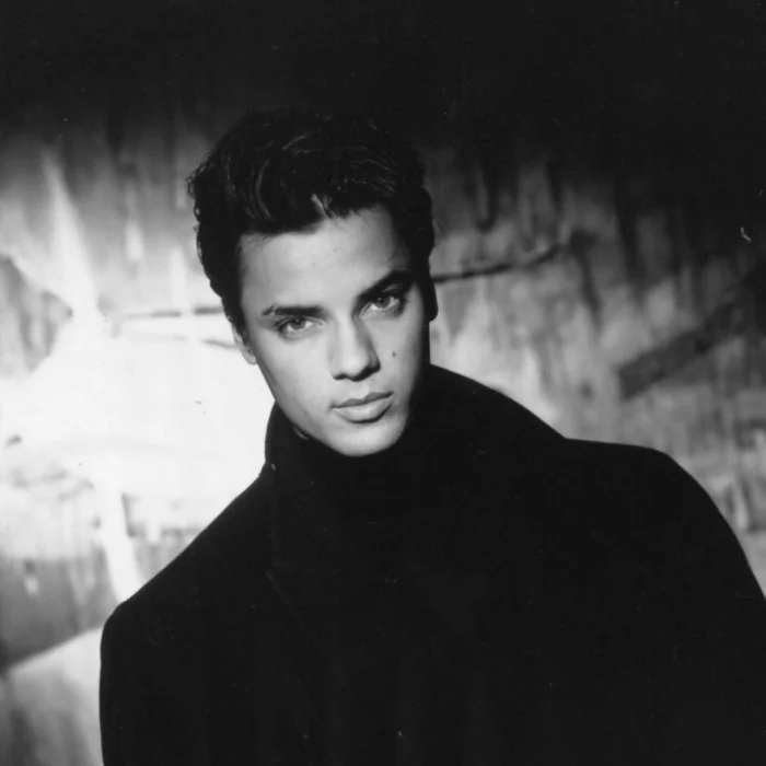 NICK KAMEN : LA STAR DU POP ANGLAISE QUI A MARQUÉ LES ANNÉES 80
