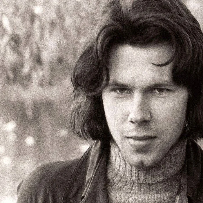 NICK DRAKE : LE GÉNIE MÉCONNU DU FOLK BRITANNIQUE