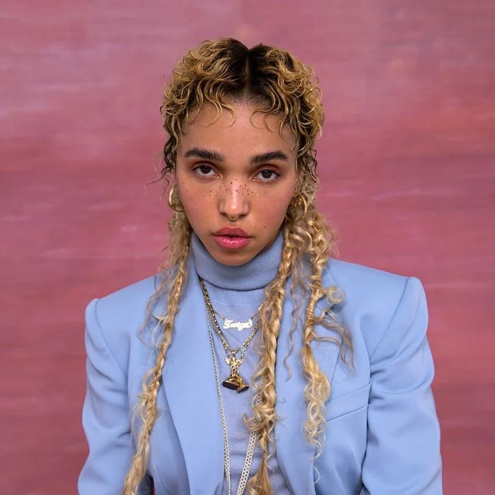FKA TWIGS : L'AVANT-GARDE DE LA POP BRITANNIQUE