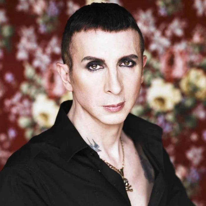 MARC ALMOND : BIOGRAPHIE DU CHANTEUR DE SOFT CELL