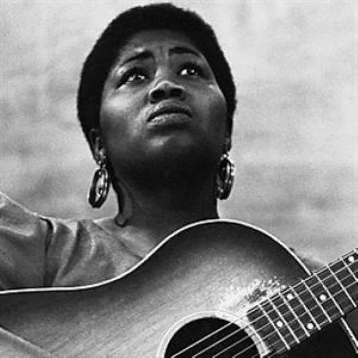 ODETTA : LA VOIX IMMORTELLE DU FOLK AMÉRICAIN
