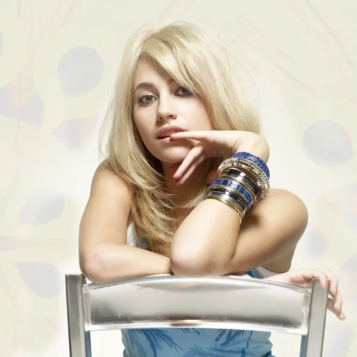 PIXIE LOTT : BIOGRAPHIE DE LA STAR POP BRITANNIQUE
