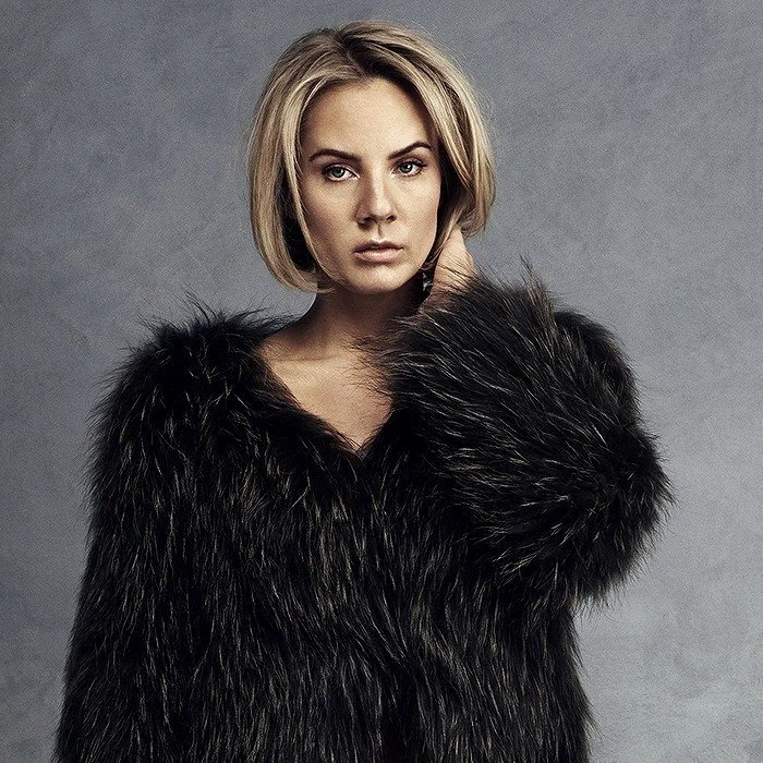 INA WROLDSEN : BIOGRAPHIE DE L'AUTEURE COMPOSITRICE NORVÉGIENNE