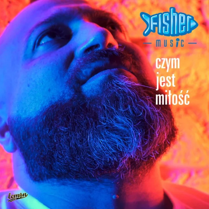 FISHER : LA VOIX ÉMOUVANTE DE LA TRANCE VOCALE