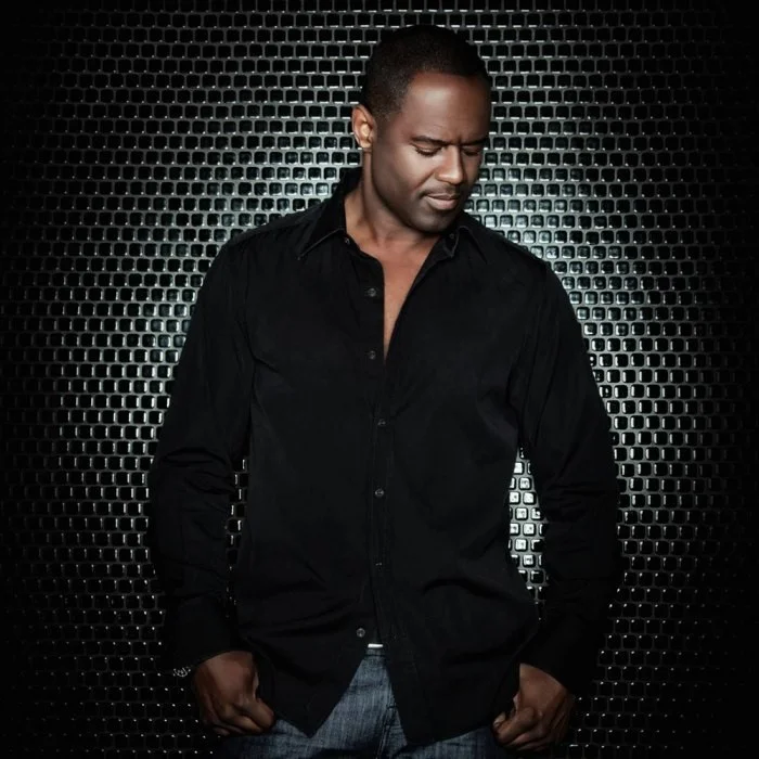 BRIAN MCKNIGHT : LA VOIX INOUBLIABLE DU R&B