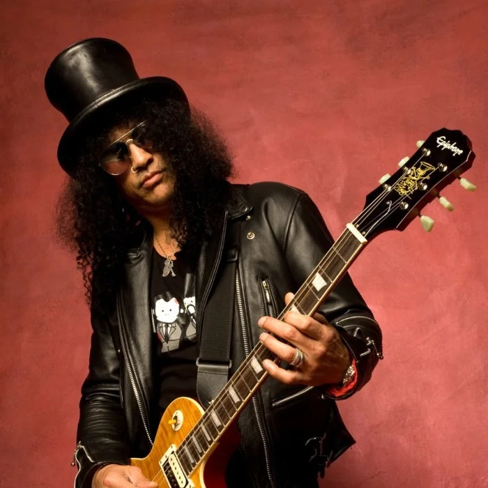 SLASH : LE GUITARISTE LÉGENDAIRE DE GUNS N' ROSES