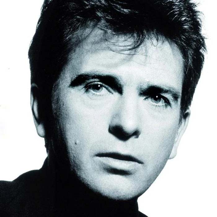PETER GABRIEL : LA VOIX VISIONNAIRE DU ROCK BRITANNIQUE