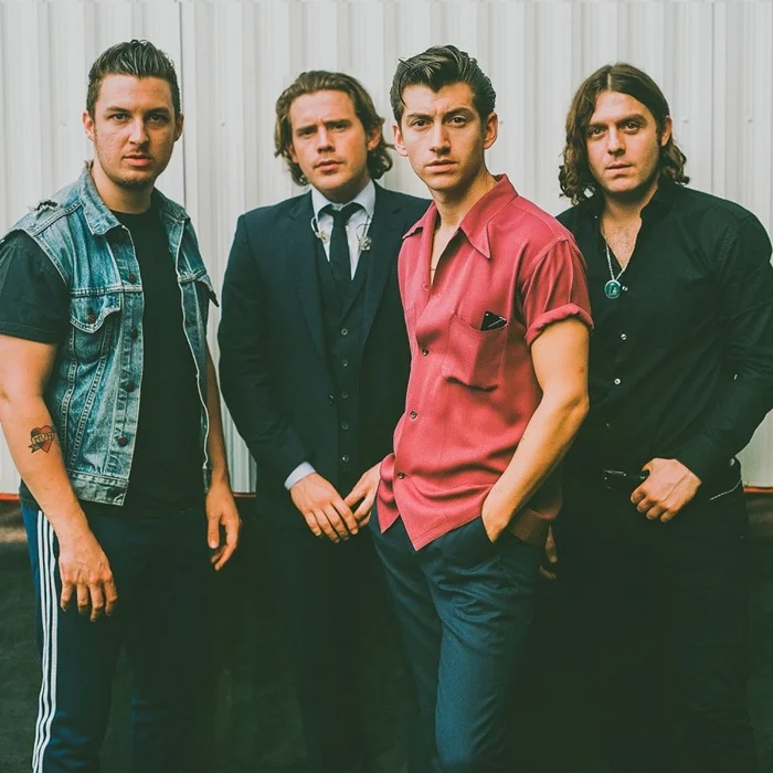ARCTIC MONKEYS : LA RÉVOLUTION DU ROCK BRITANNIQUE