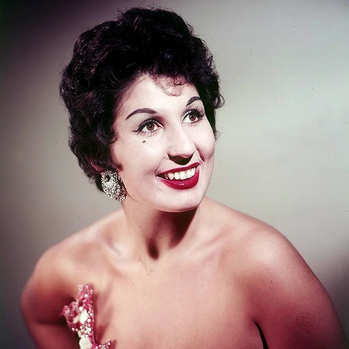 ALMA COGAN : LA VOIX D'OR DU SWING BRITANNIQUE