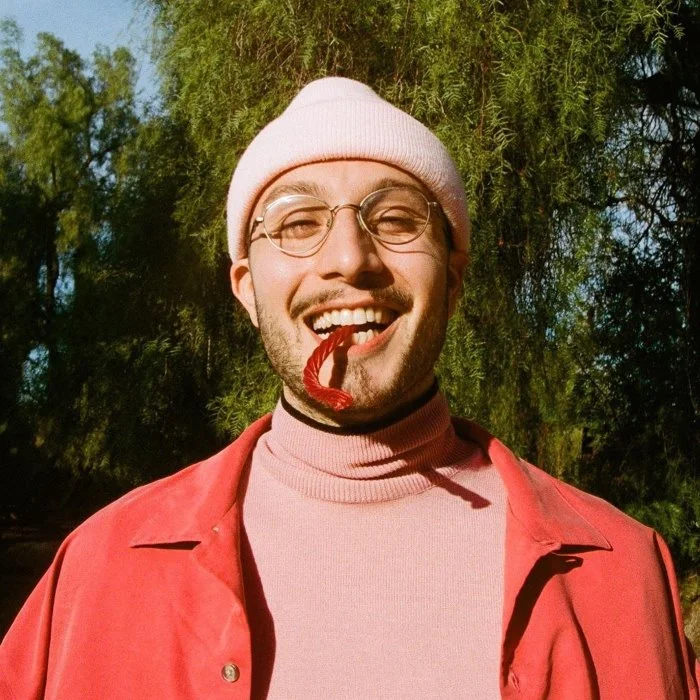 BBNO$ : LE PHÉNOMÈNE CANADIEN DU RAP DÉJANTÉ