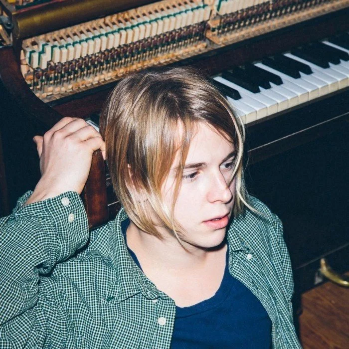 TOM ODELL : LE POÈTE DE L'INDIE POP BRITANNIQUE