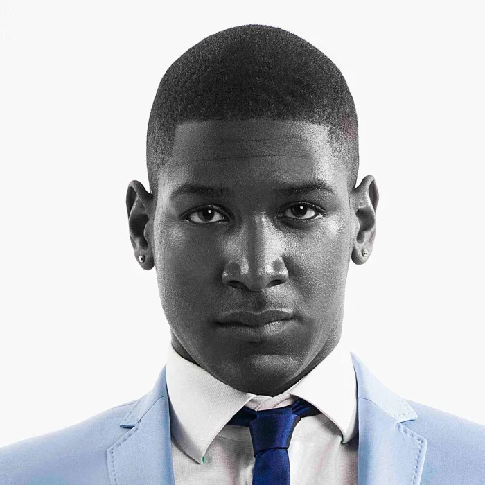 LABRINTH : LE GÉNIE MUSICAL BRITANNIQUE QUI A CONQUIS LE MONDE