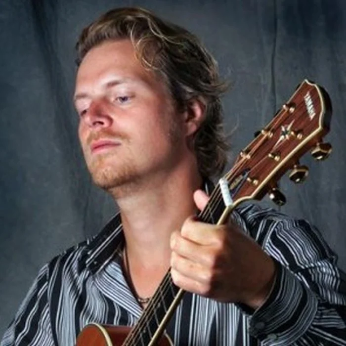 TAL BACHMAN : LE ROCK ALTERNATIF CANADIEN AU SOMMET
