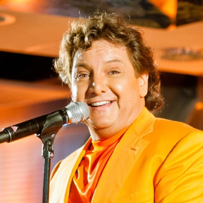 RENÉ FROGER : LA VOIX NÉERLANDAISE DE LA POP ROMANTIQUE