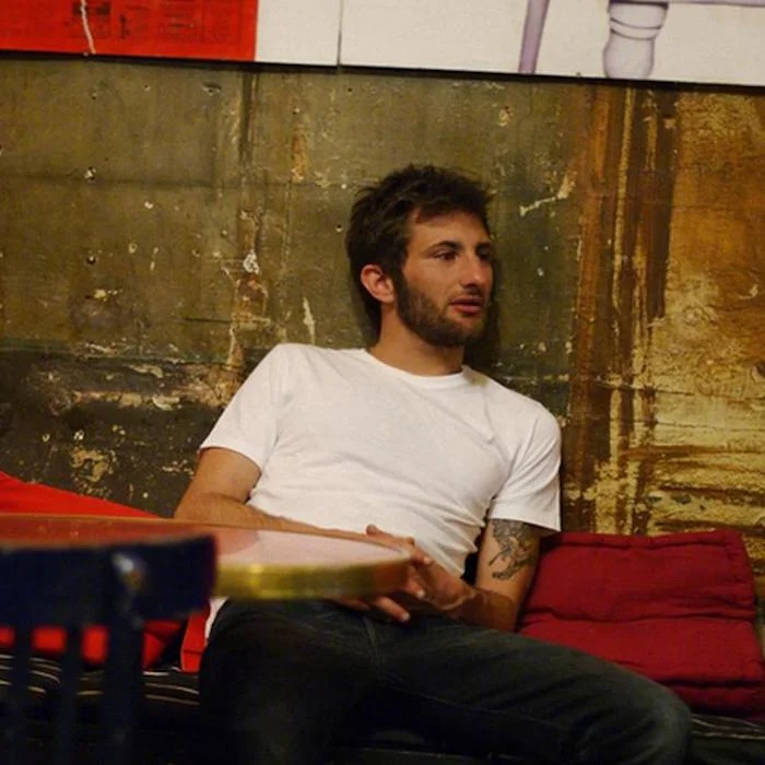 GUILLAUME GRAND : LE VOYAGE MUSICAL D'UN TROUBADOUR MODERNE