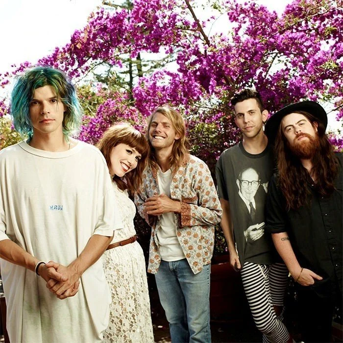 GROUPLOVE : LA FUSION ÉNERGÉTIQUE DE L'INDIE POP AMÉRICAINE