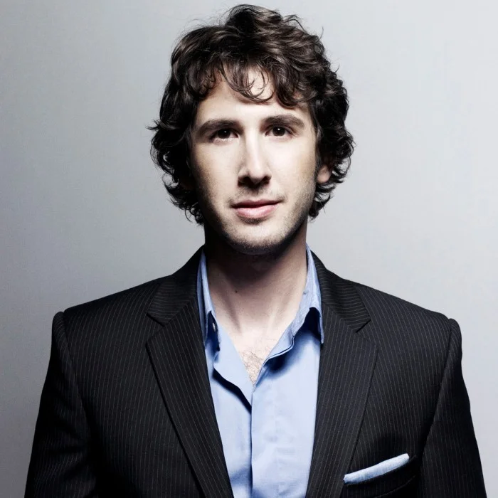 JOSH GROBAN : LA VOIX QUI ÉMEUT LE MONDE ENTIER