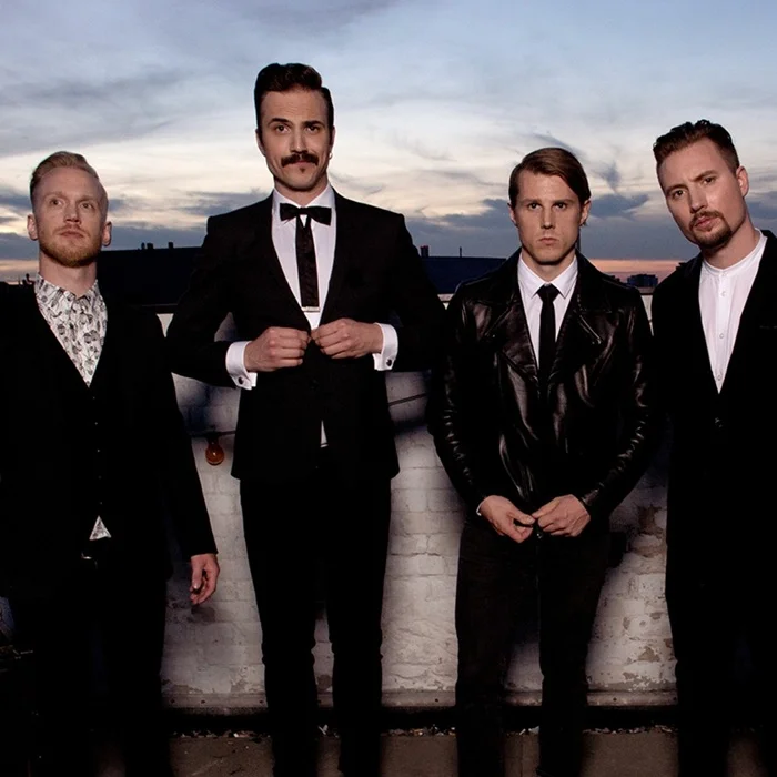 ROYAL REPUBLIC : LE ROCK SUÉDOIS QUI DÉCOIFFE