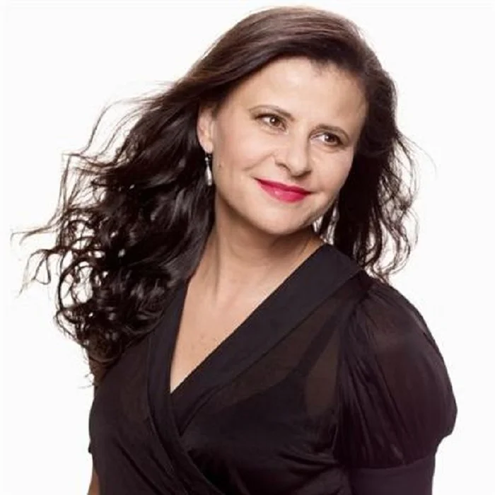 TRACEY ULLMAN : DE LA COMÉDIE À LA POP, UNE ICÔNE BRITANNIQUE