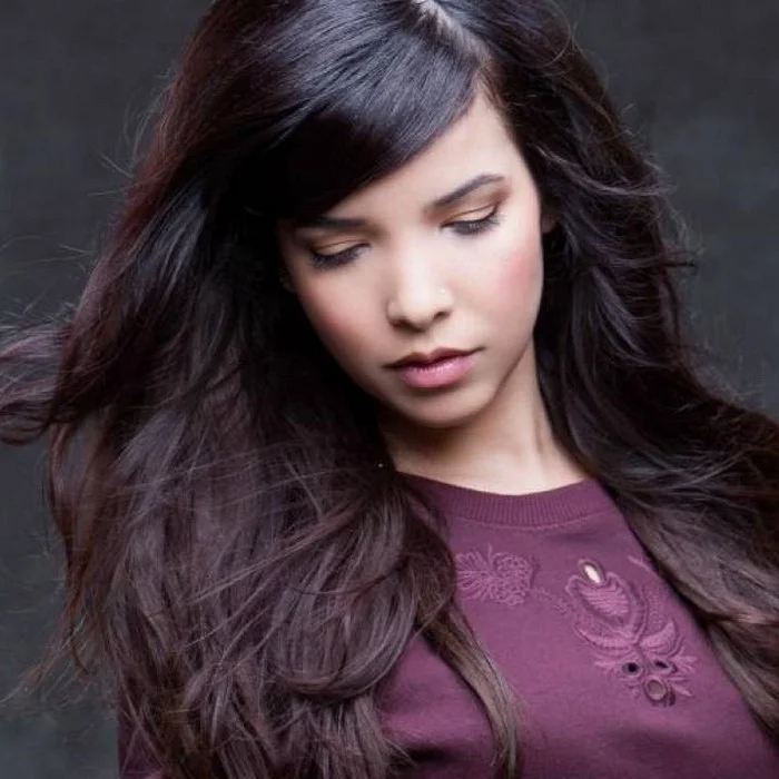INDILA : LA VOIX ENVOÛTANTE DE LA POP FRANÇAISE