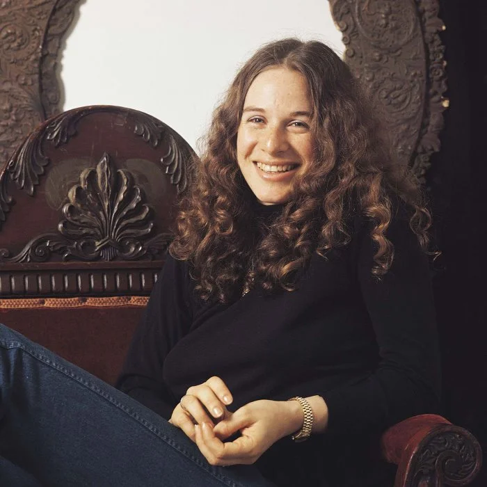 CAROLE KING : LA REINE DE LA CHANSON QUI A MARQUÉ L'HISTOIRE DE LA MUSIQUE
