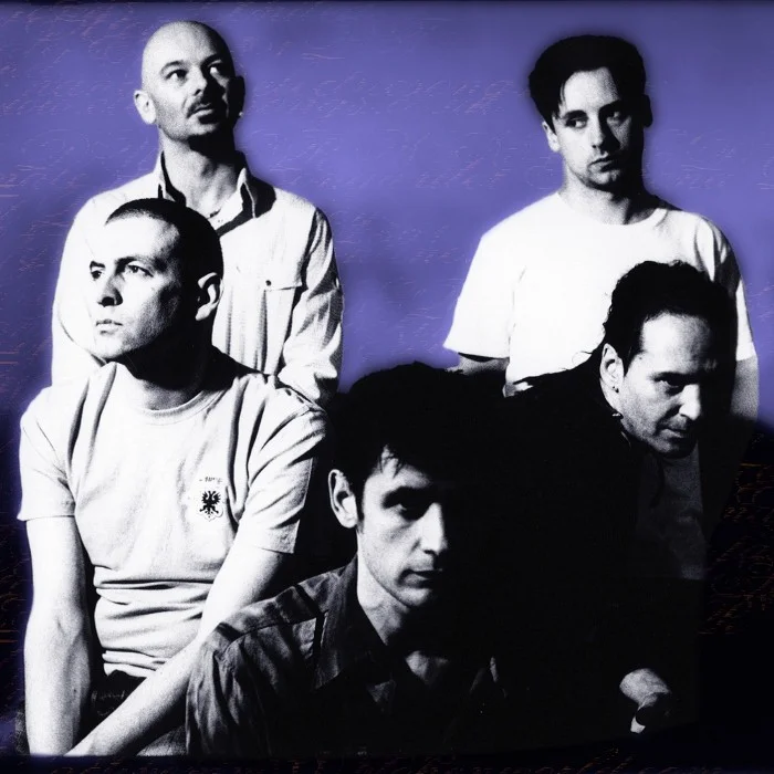 JESUS JONES : LE SON GRUNGE-ÉLECTRO ANGLAIS QUI A MARQUÉ LES ANNÉES 90