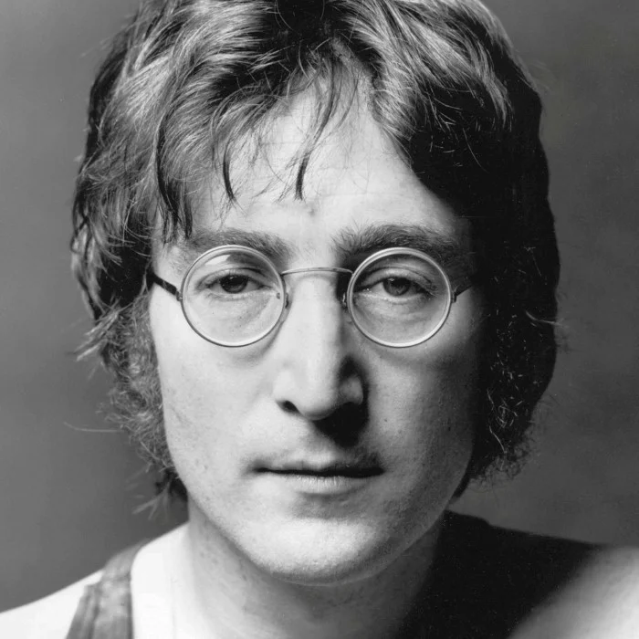 JOHN LENNON : LÉGENDE DU ROCK, ARTISTE ENGAGÉ ET PACIFISTE