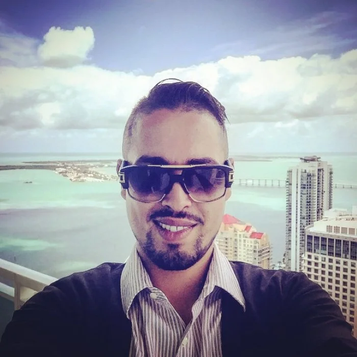 LARTISTE : BIOGRAPHIE DU RAPPEUR FRANCO-MAROCAIN
