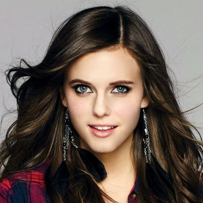 TIFFANY ALVORD : LA VOIX POP QUI A MARQUÉ YOUTUBE
