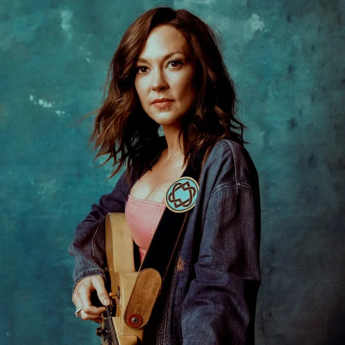 AMANDA SHIRES : LA FERMIÈRE DU FIDDLE DE L'ALTERNATIVE COUNTRY