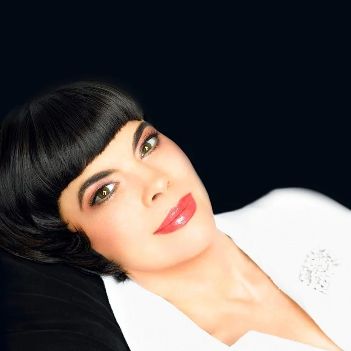 MIREILLE MATHIEU : LA VOIX DE LA CHANSON FRANÇAISE