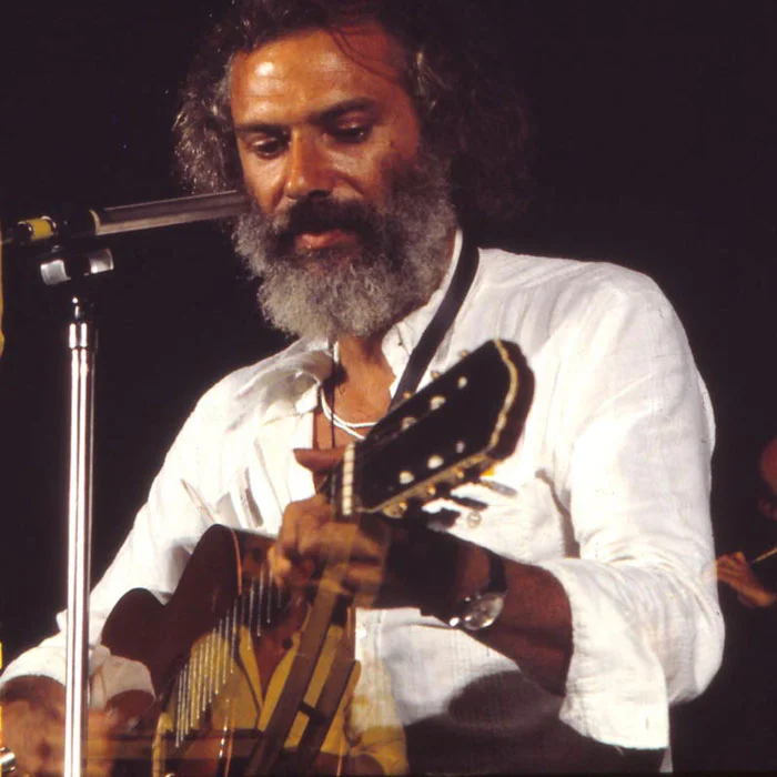 GEORGES MOUSTAKI : VOIX INTEMPORELLE DE LA CHANSON FRANÇAISE