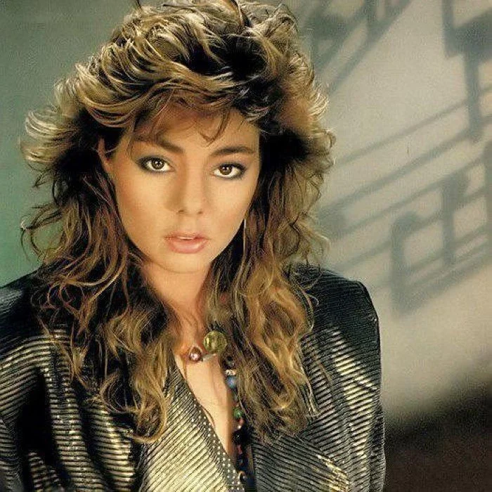 SANDRA : LA REINE DE L'EURO-DISCO, DE "MARIA MAGDALENA" À LA LÉGENDE