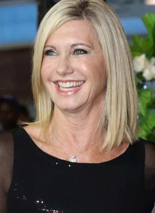 OLIVIA NEWTON-JOHN : BIOGRAPHIE DE LA STAR DE GREASE
