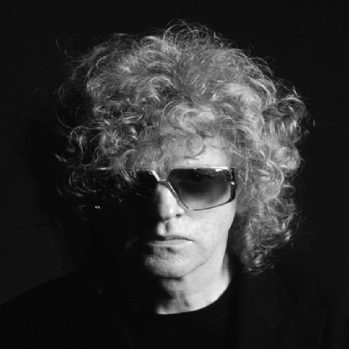 IAN HUNTER : LA LÉGENDE DU GLAM ROCK BRITANNIQUE