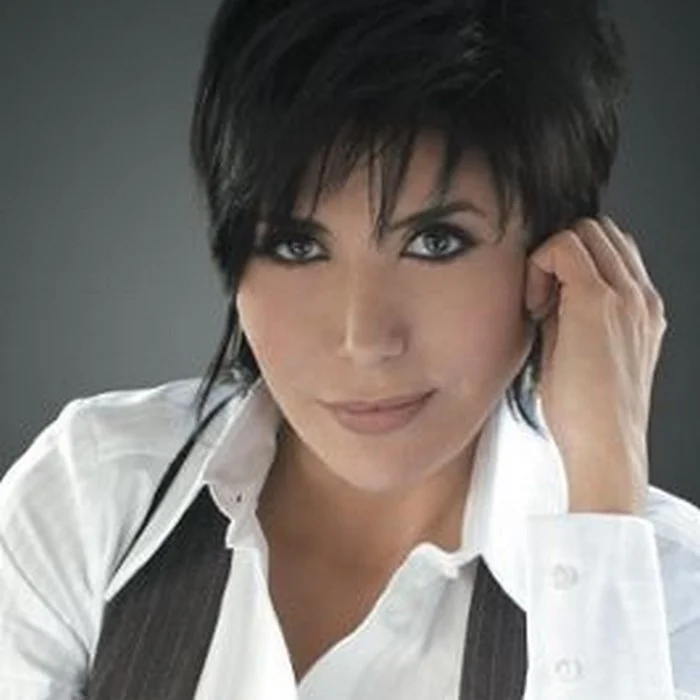 LIANE FOLY : BIOGRAPHIE DE LA CHANTEUSE LYONNAISE