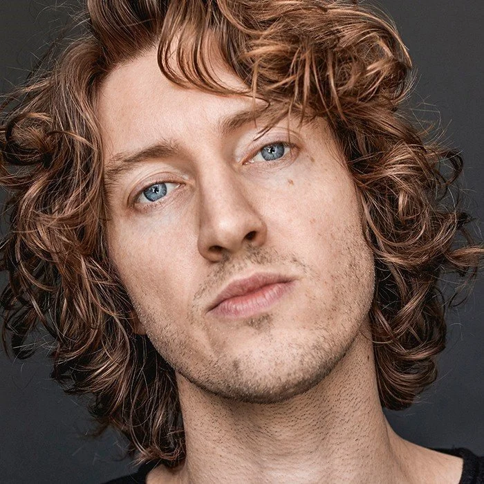 DEAN LEWIS : BIOGRAPHIE DU CHANTEUR AUSTRALIEN