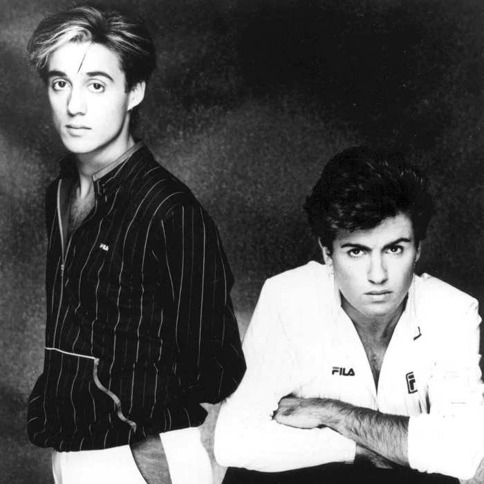 WHAM! : LE DUO POP BRITANNIQUE QUI A MARQUÉ LES ANNÉES 80
