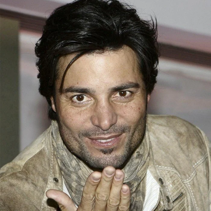 CHAYANNE : LA BIOGRAPHIE COMPLÈTE DE L'IDOLE DE LA LATIN POP