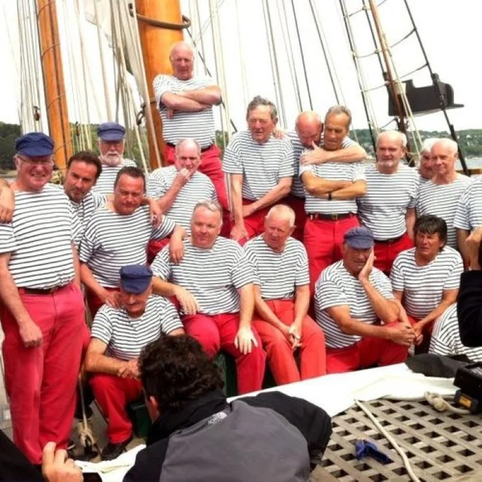 LES MARINS D'IROISE : CHANTS DE MER ET HÉRITAGE BRETON