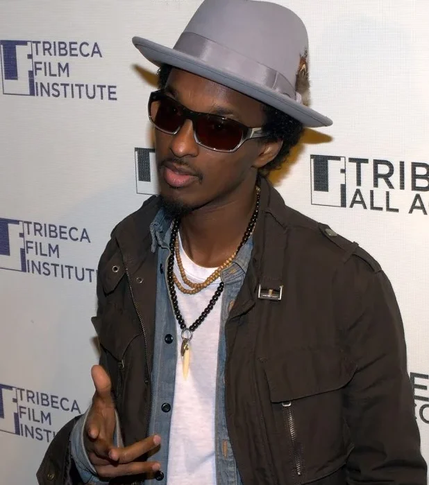 K'NAAN : DU RAP AUX RYTHMES DU MONDE, UNE VOIX SOMALI-CANADIENNE