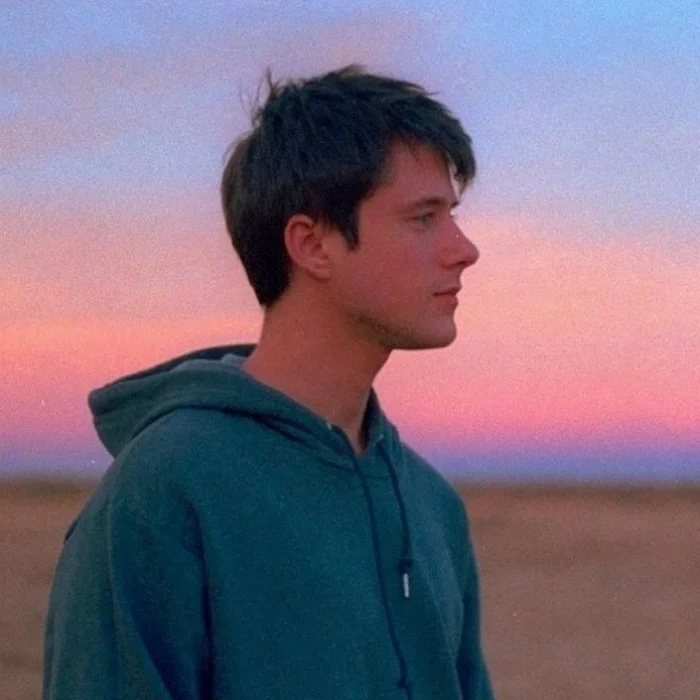 ALEC BENJAMIN : LA POP NARRATIVE D'UN CONTEUR DE PHOENIX