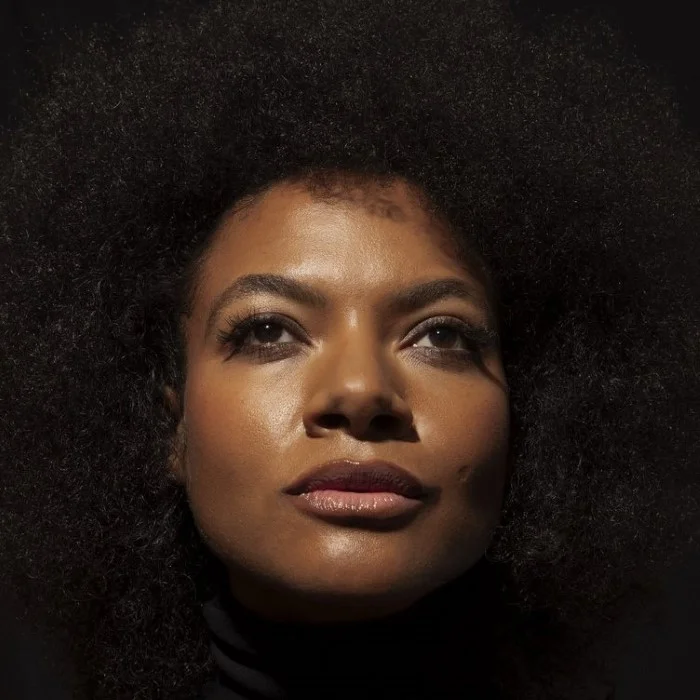 ALLISON RUSSELL : LA VOIX FOLK QUI TRANSCENDE LES FRONTIÈRES