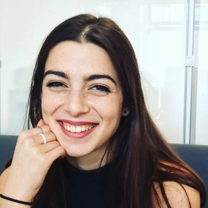LÉA PACI : LA VOIX POP ENGAGÉE DE LA GÉNÉRATION CONNECTÉE